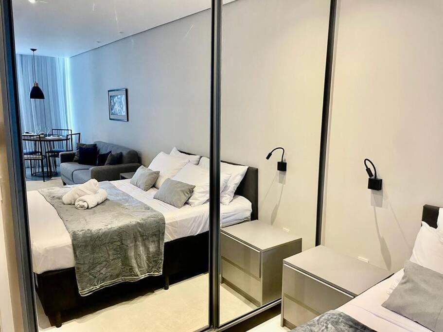 Studio, Recem Reformado